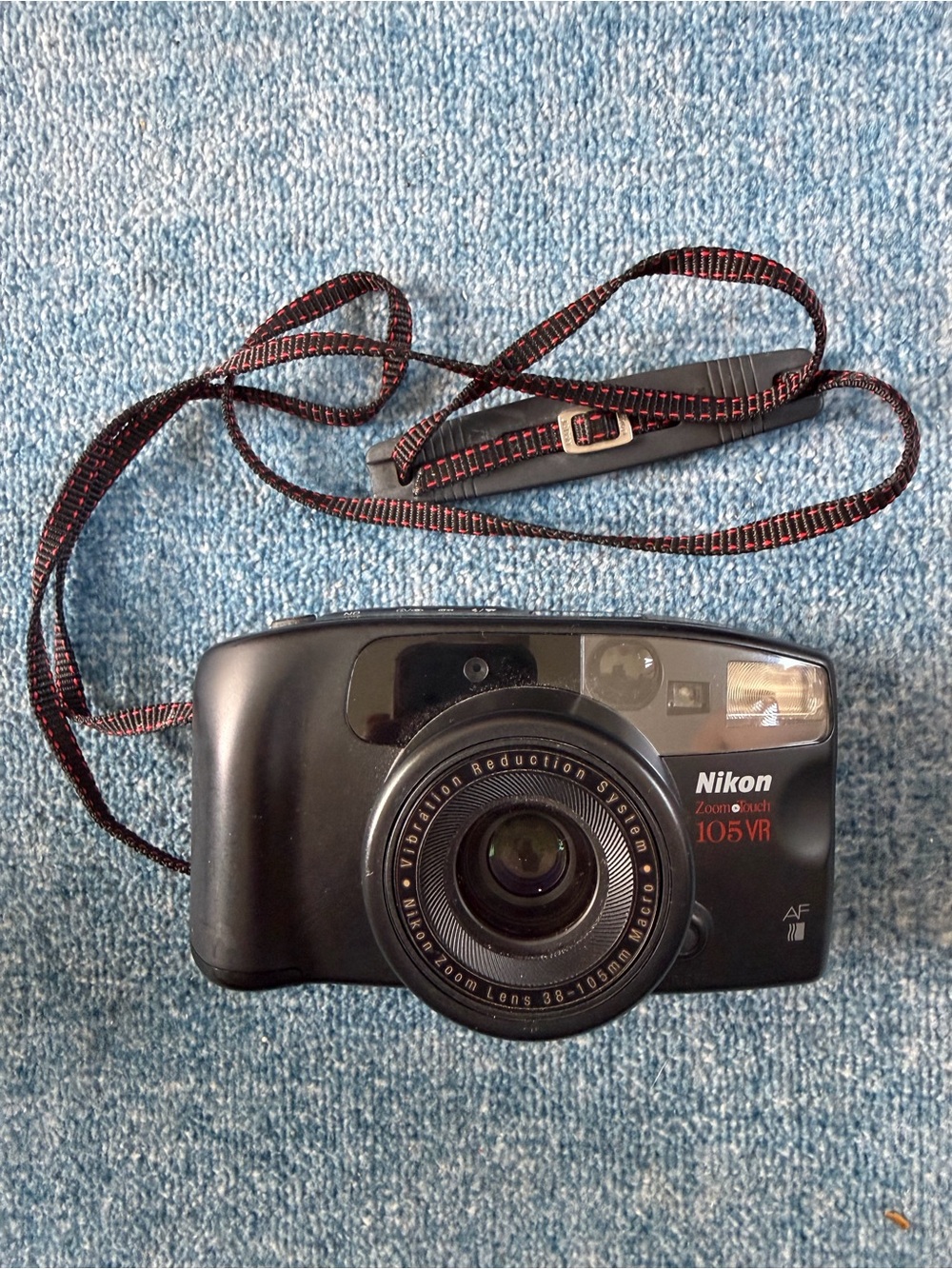 Nikon 105 VR Compact Camera - Black with Red-Trim Strap